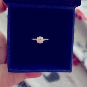 14k Round Brilliant 0.50 ct. VS2 clarity, H color Diamond solitaire ring